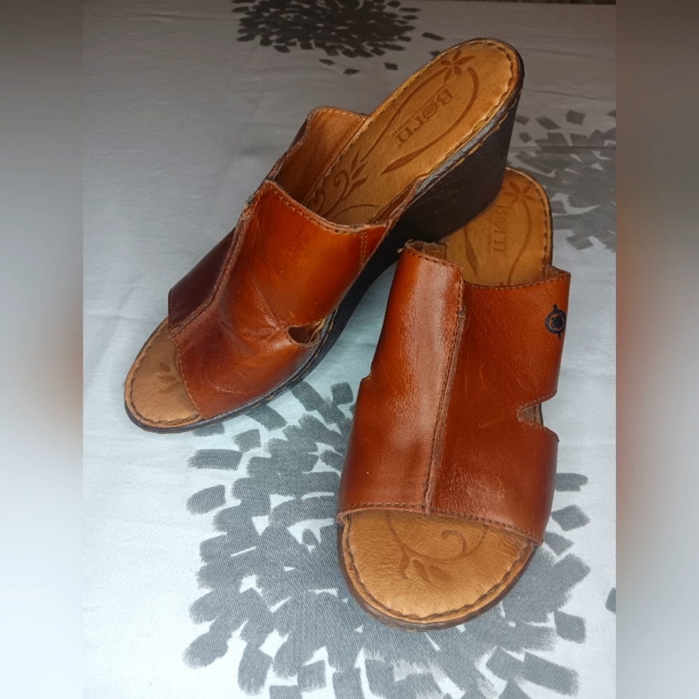 Born Leather Wedges B1